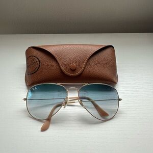 Ray-Ban Aviator Sunglasses with Blue Gradient Lenses
